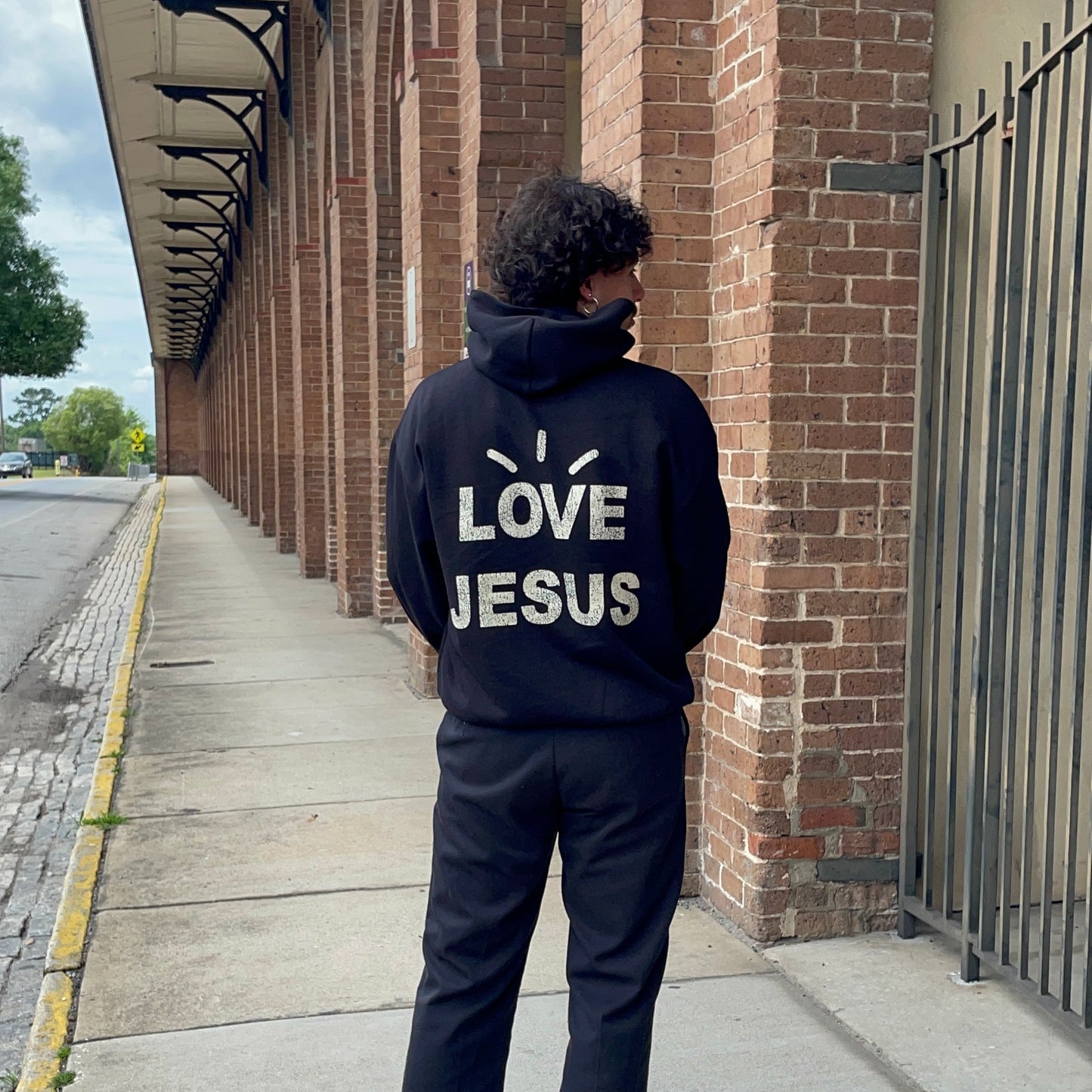 "LOVE JESUS" (hoodie)
