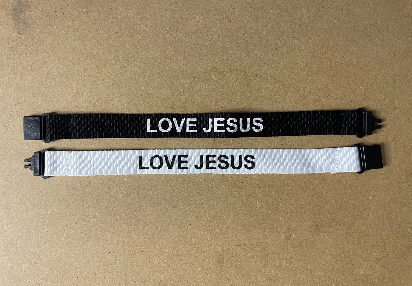 Love Jesus (Bracelet)